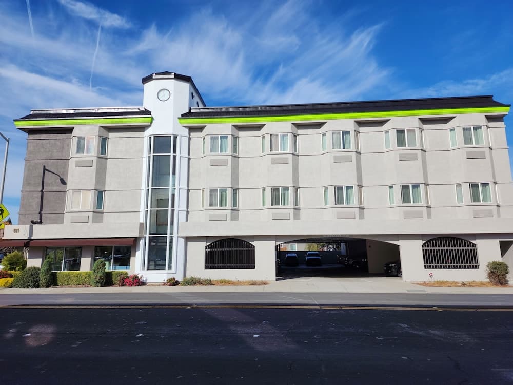 The Atrium Hotel property views in San Bruno, CA — gallery photo 3