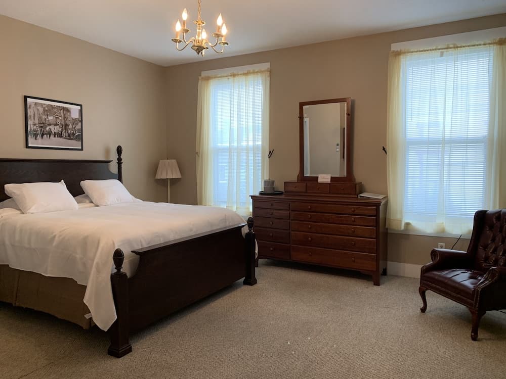 The Hotel Belvidere property views in Hawley, PA — gallery photo 3