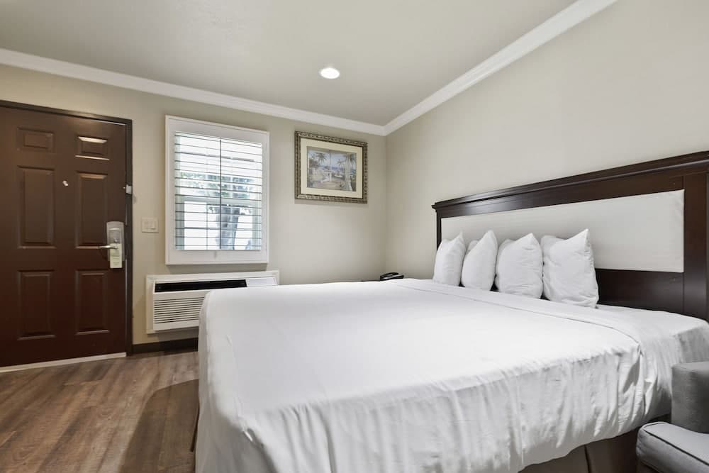 Le Blanc Inn & Suites gallery photo in El Monte, CA — image 27