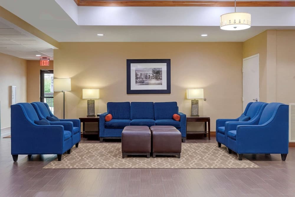 Comfort Suites Johnson City near University gallery photo in Johnson City, TN — image 5
