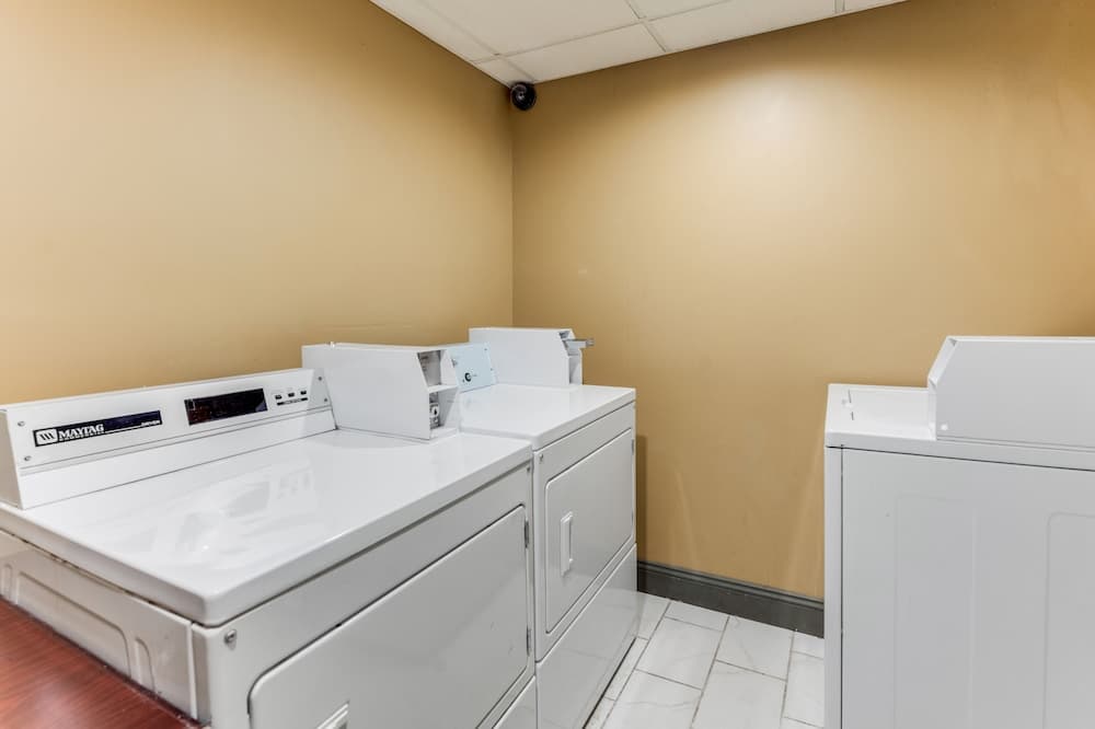 Econo Lodge Inn And Suites gallery photo in Binghamton, NY — image 22