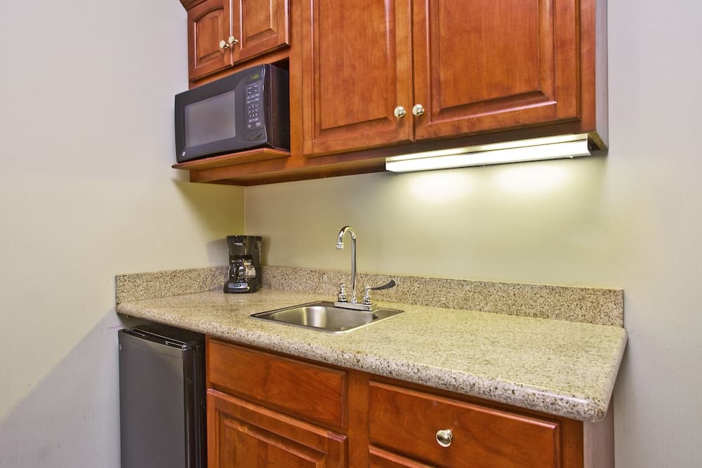 Holiday Inn Express Hotel & Suites Goshen by IHG interior in Goshen, IN — gallery photo 2