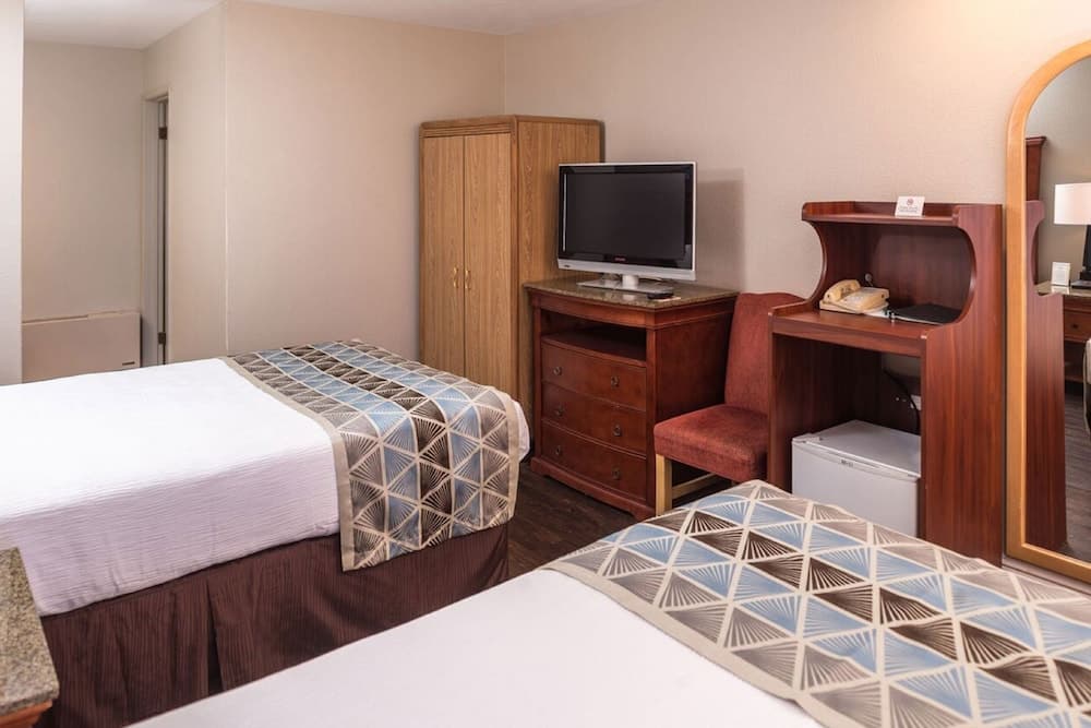 Laurel Inn Motel gallery photo in Salinas, CA — image 29