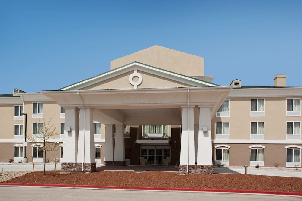 Holiday Inn Express Hotel & Suites LAMAR by IHG — hotel in Lamar, Colorado