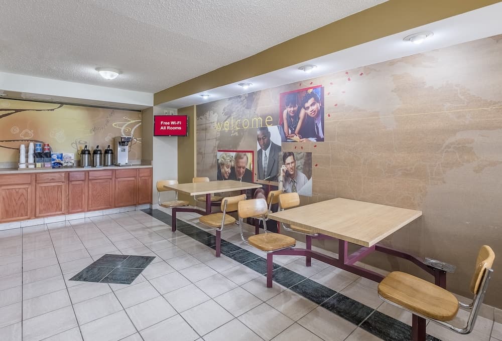 Red Roof Inn Hagerstown - Williamsport, MD interior in Williamsport, MD — gallery photo 2
