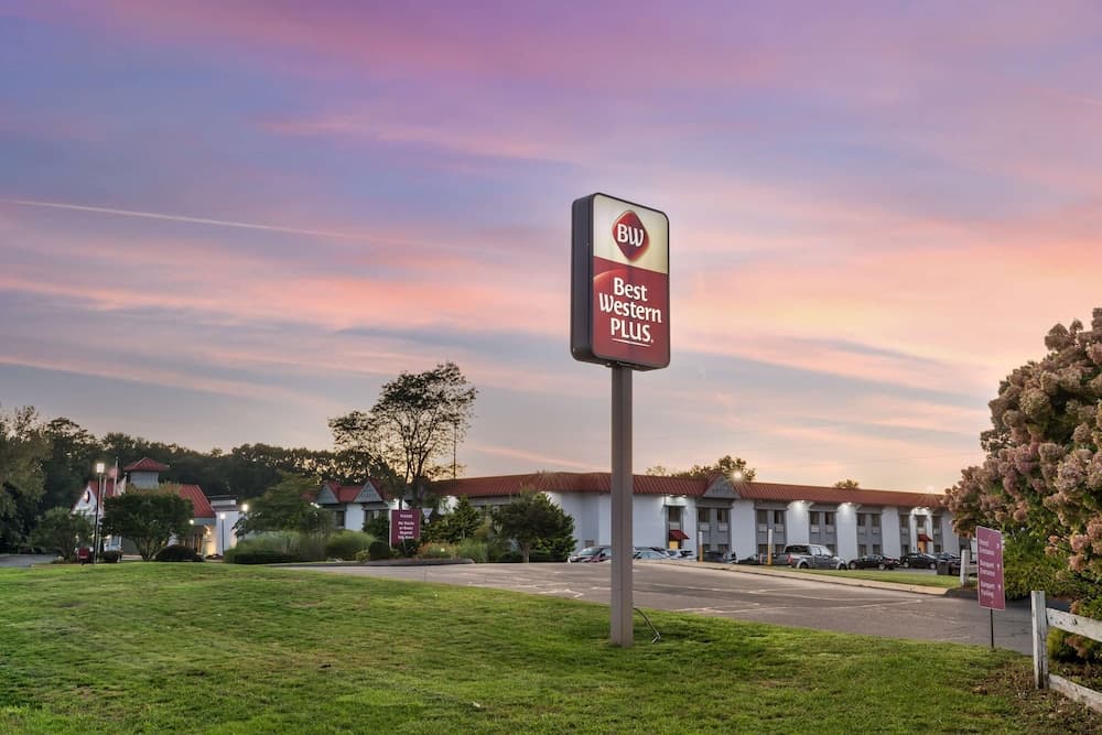 Clarion Inn North Haven - New Haven North gallery photo in North Haven — image 15
