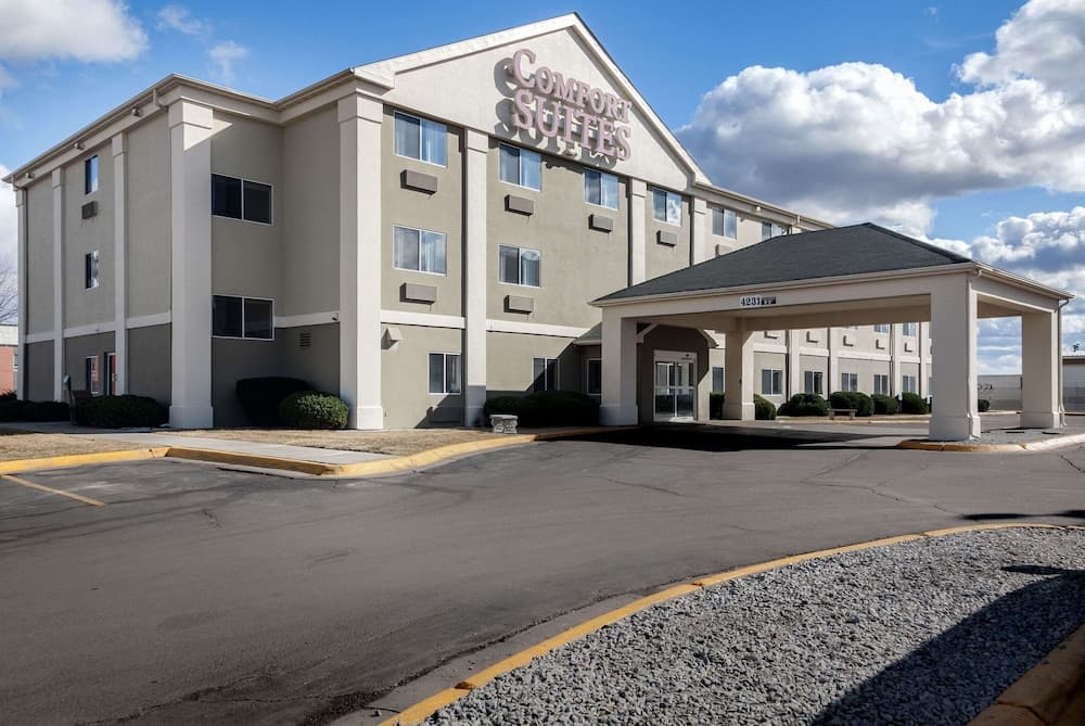 Comfort Suites Lincoln North property views in Lincoln, NE — gallery photo 3