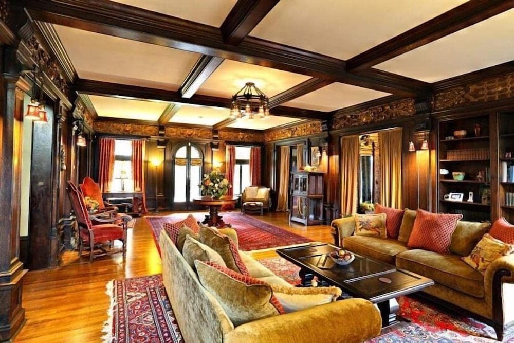 Hazeltine Boutique Hotel BnB interior in Warren, PA — gallery photo 2