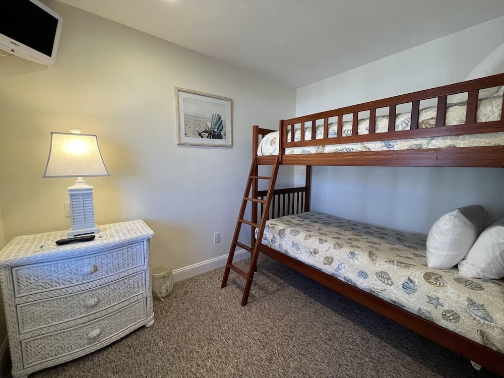 Beach Breeze Inn gallery photo in Falmouth, MA — image 21