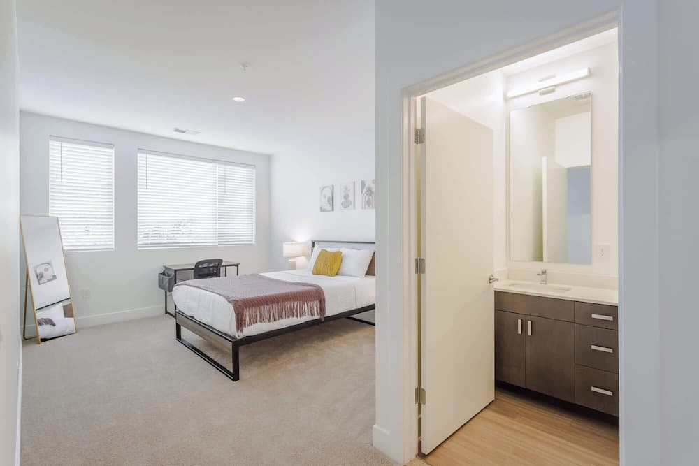 TWO Luxe CozySuites in Downtown Cincy property views in Cincinnati, OH — gallery photo 3