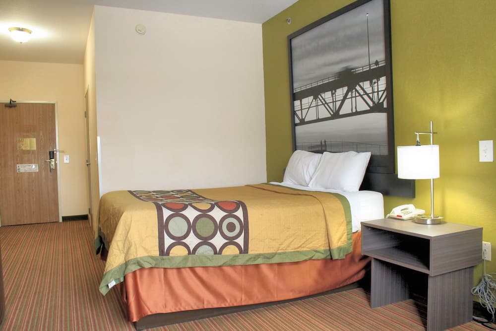 Super 8 by Wyndham Big Rapids property views in Big Rapids, MI — gallery photo 3