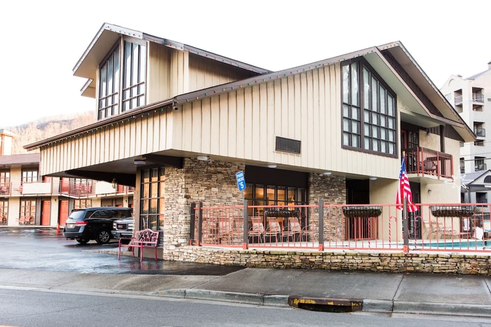 Mountain House Inn — hotel in Gatlinburg, Tennessee