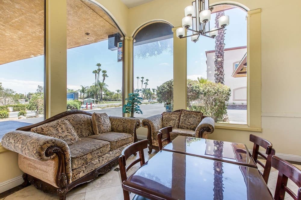 Rodeway Inn & Suites Canyon Lake-Menifee West gallery photo in Menifee, CA — image 16