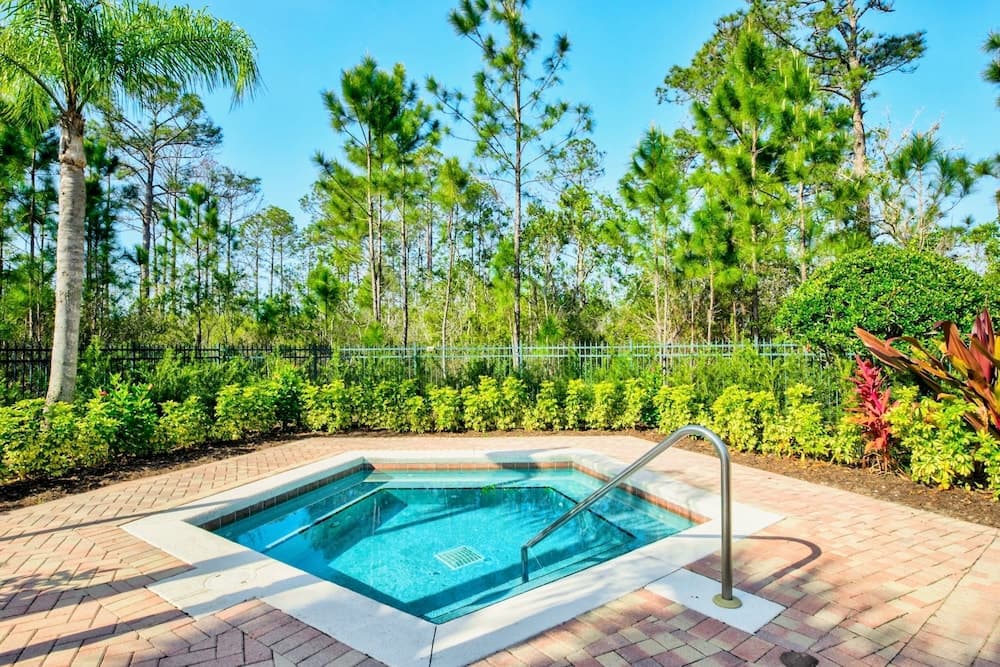 Modern 2BR Condo w Private Patio7 min to Disney property views in Winter Garden, FL — gallery photo 3