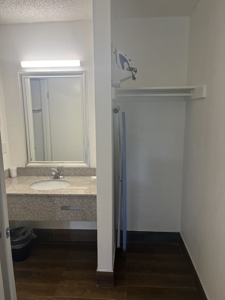 Ocotillo Apartments & Hotel gallery photo in Phoenix, AZ — image 10