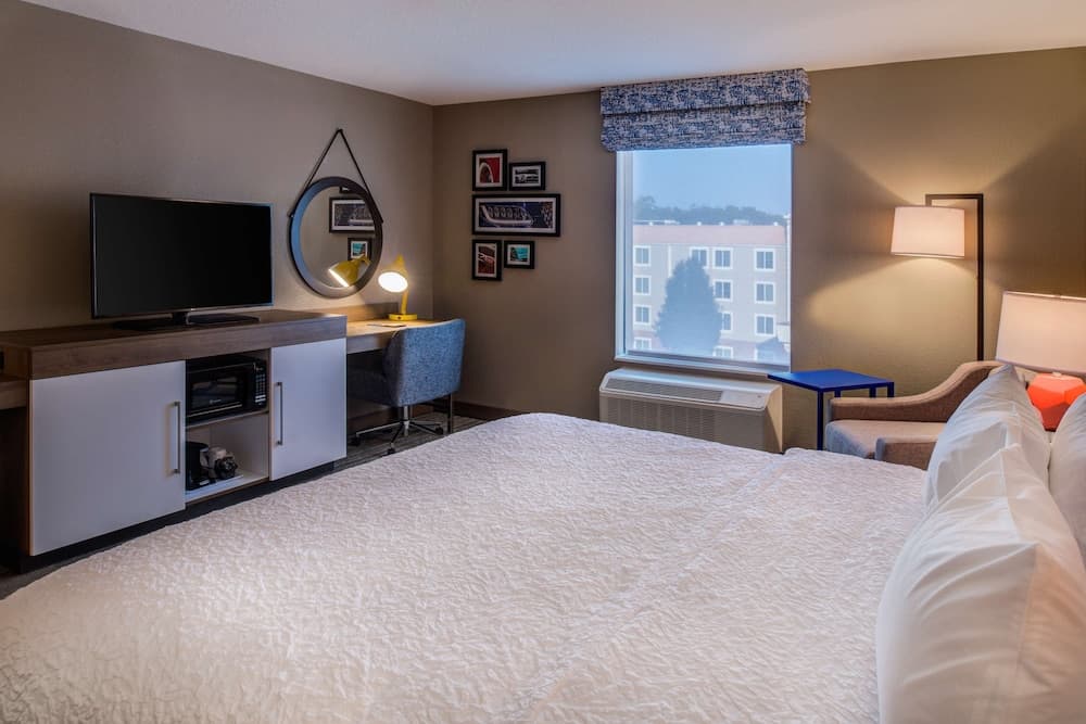 Hampton Inn & Suites Wixom gallery photo in Wixom, MI — image 52