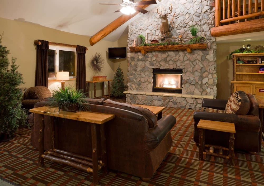 AmericInn by Wyndham Pequot Lakes/Jenkins interior in Pequot Lakes, MN — gallery photo 2