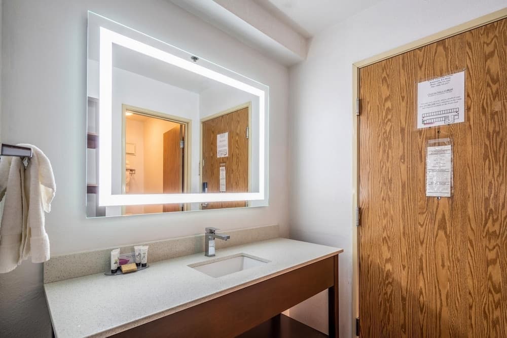Quality Inn & Suites Kennewick Tri-Cities gallery photo in Kennewick, WA — image 24