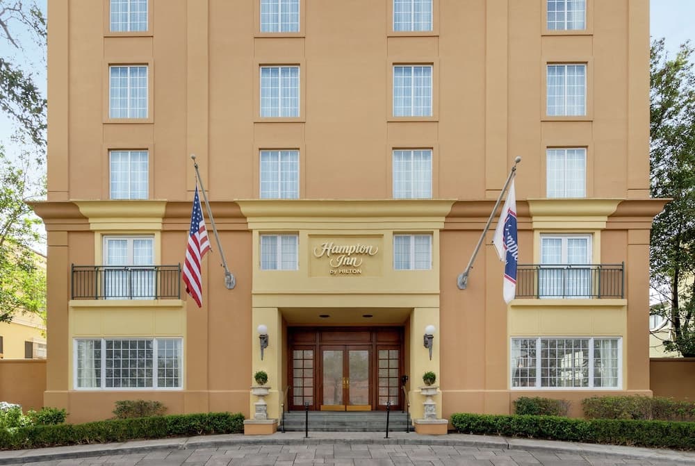Hampton Inn New Orleans-St. Charles Ave./Garden District featured exterior or lobby in New Orleans, LA — similar hotel