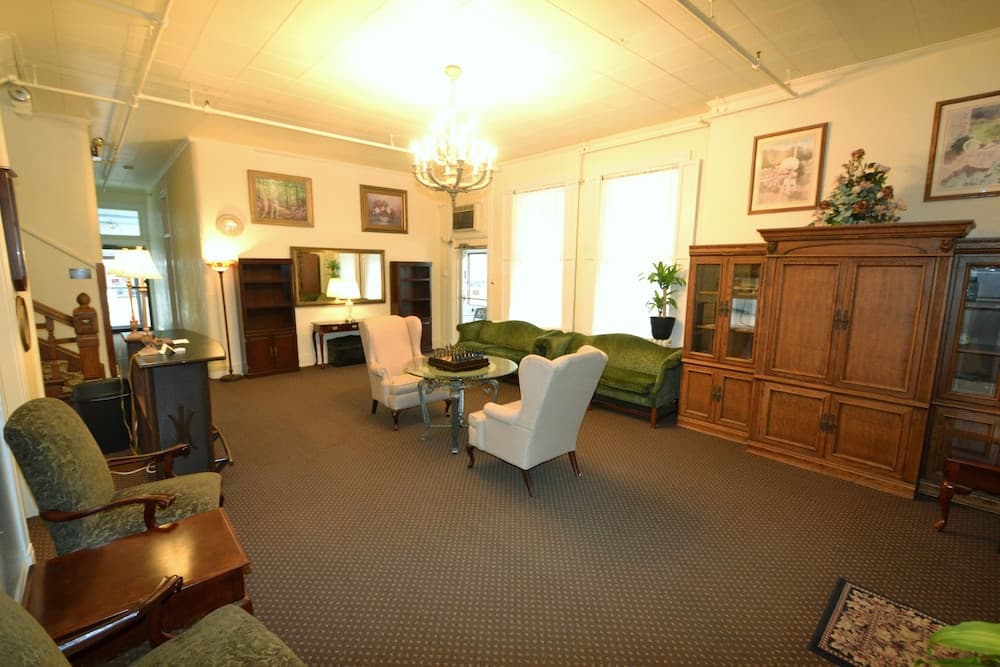 Perfect Stay Inn & Suites interior in Blair, NE — gallery photo 2
