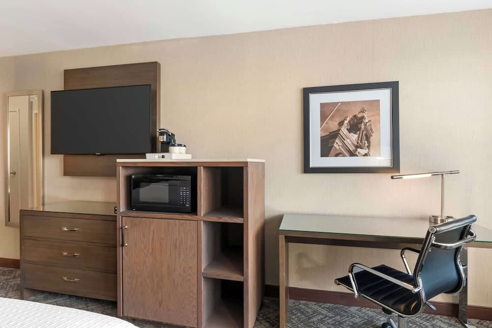 Best Western Plus Kansas City Sports Complex Hotel gallery photo in Kansas City, MO — image 10