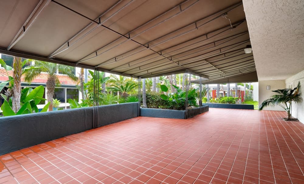 Atrium Hotel at Orange County Airport property views in Irvine, CA — gallery photo 3