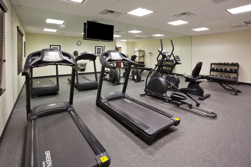 Holiday Inn Express & Suites Davenport by IHG gallery photo in Davenport, IA — image 16