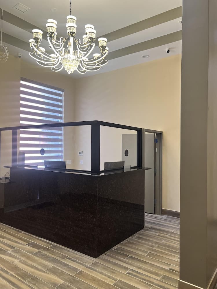 Restgate Hotel interior in Long Island City, NY — gallery photo 2