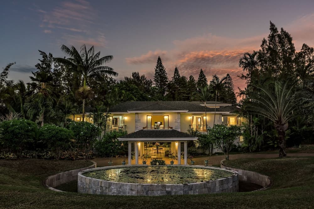 Hawaii Island Retreat featured exterior or lobby in Kapaau, HI — similar hotel