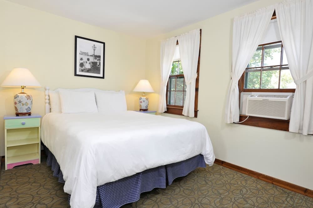 Pequot Hotel gallery photo in Oak Bluffs, MA — image 48