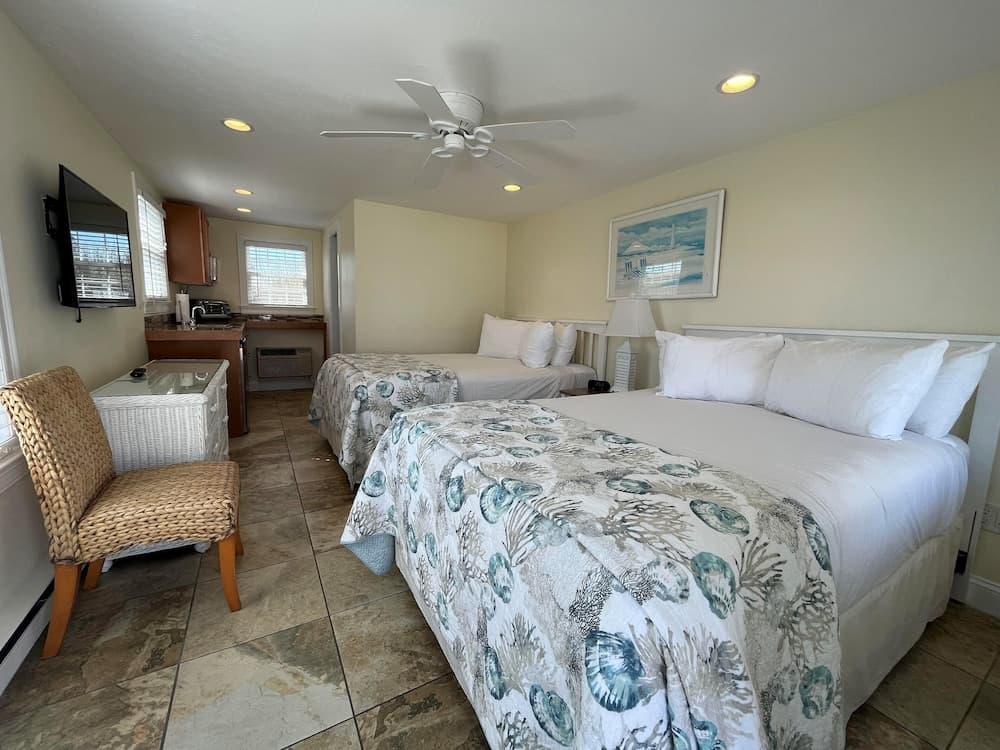 Beach Breeze Inn gallery photo in Falmouth, MA — image 42
