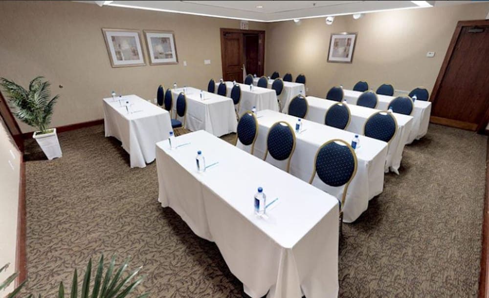 Chase Suites Brea-Fullerton - North Orange County gallery photo in Brea, CA — image 25