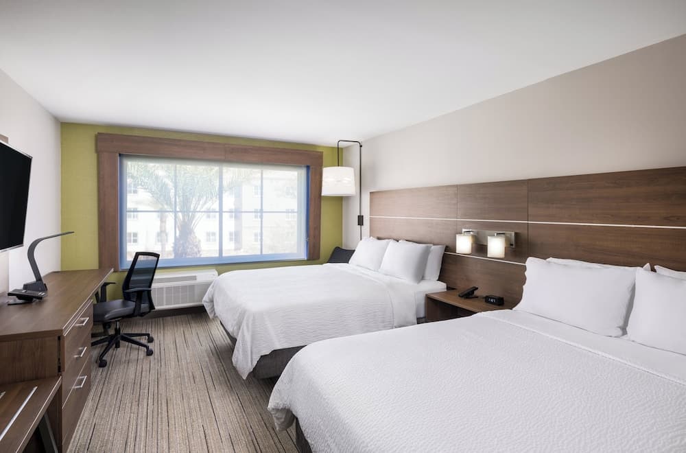 Holiday Inn Express & Suites Phoenix East - Gilbert by IHG property views in Gilbert, AZ — gallery photo 3