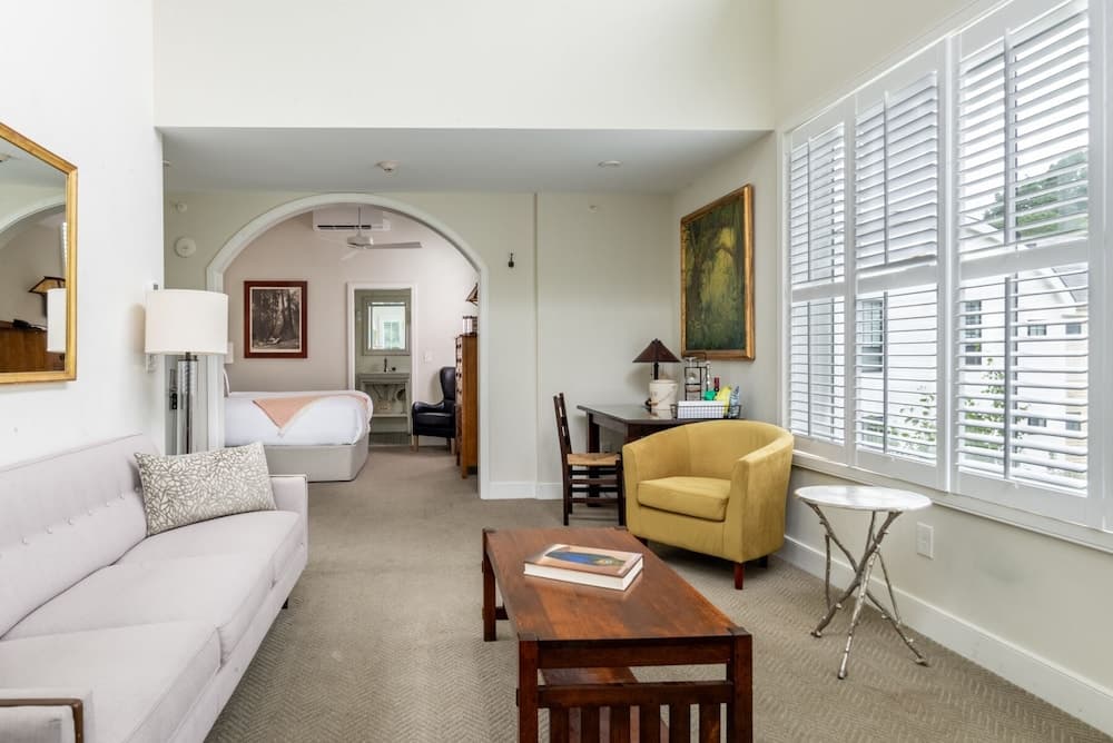 Briar Barn Inn gallery photo in Rowley — image 43