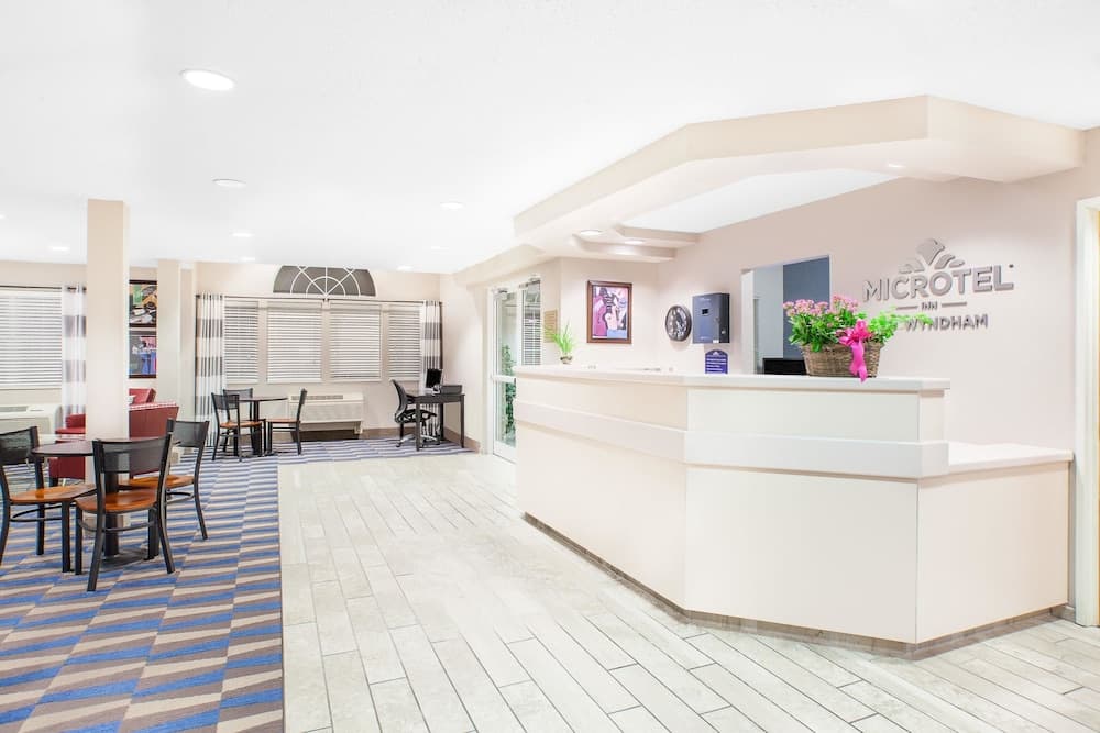 Microtel Inn & Suites By Wyndham Clear Lake interior in Clear Lake, IA — gallery photo 2