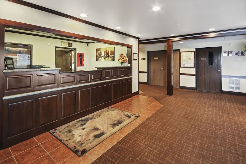 Yellowstone Westgate Hotel interior in West Yellowstone, MT — gallery photo 2