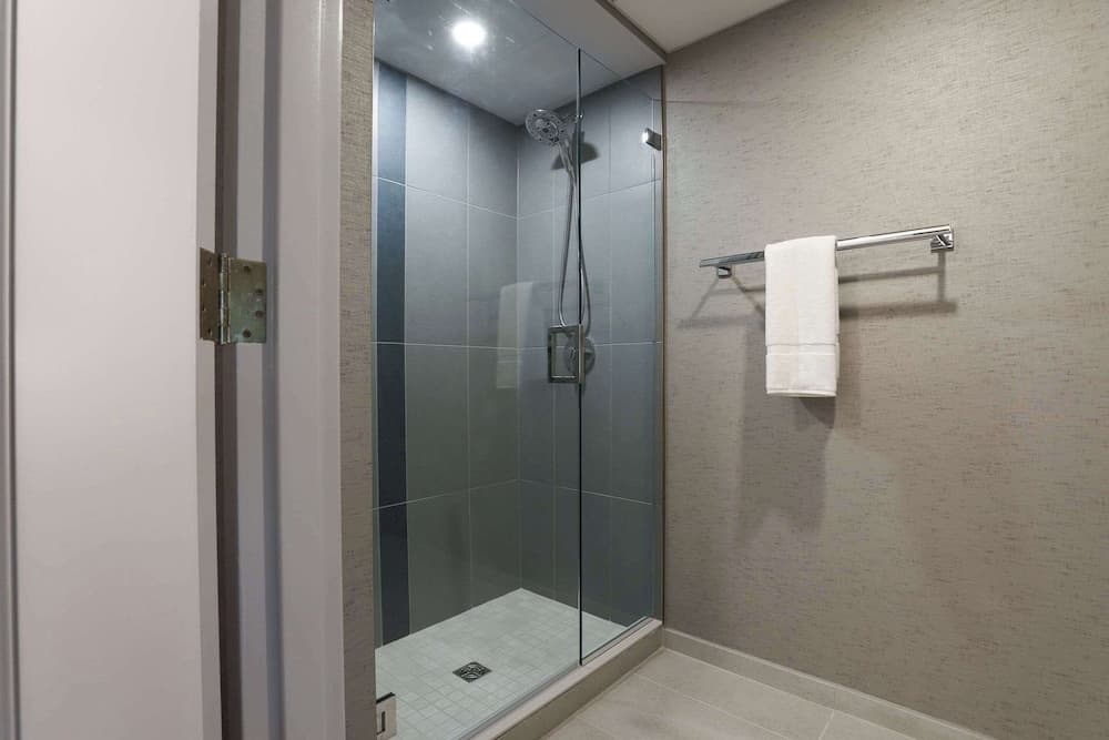 Radisson Plaza Hotel at Kalamazoo Center gallery photo in Kalamazoo, MI — image 23