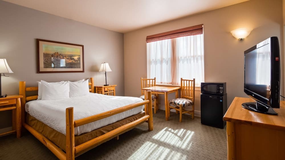 Best Western Plus Plaza Hotel property views in Thermopolis, WY — gallery photo 3