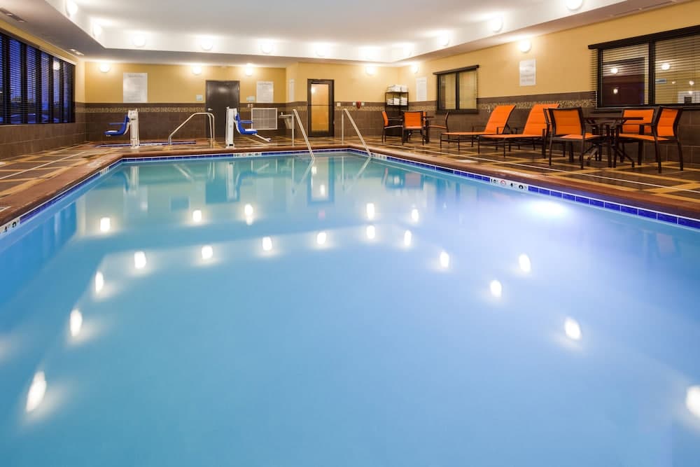 Holiday Inn Express & Suites Davenport by IHG gallery photo in Davenport, IA — image 39