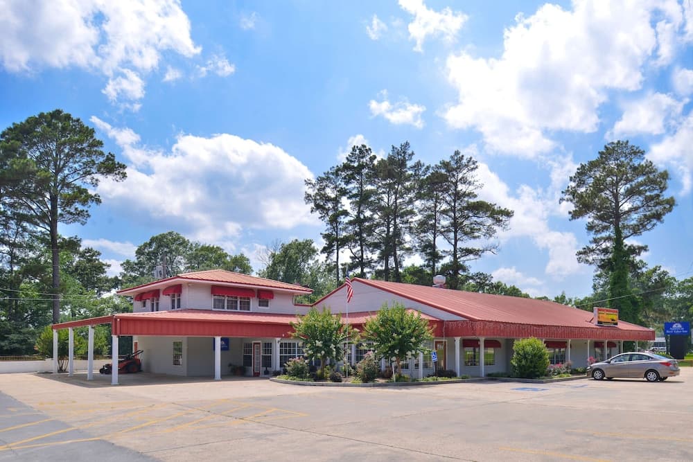 Americas Best Value Inn Winnsboro, LA featured exterior or lobby in Winnsboro, LA — similar hotel