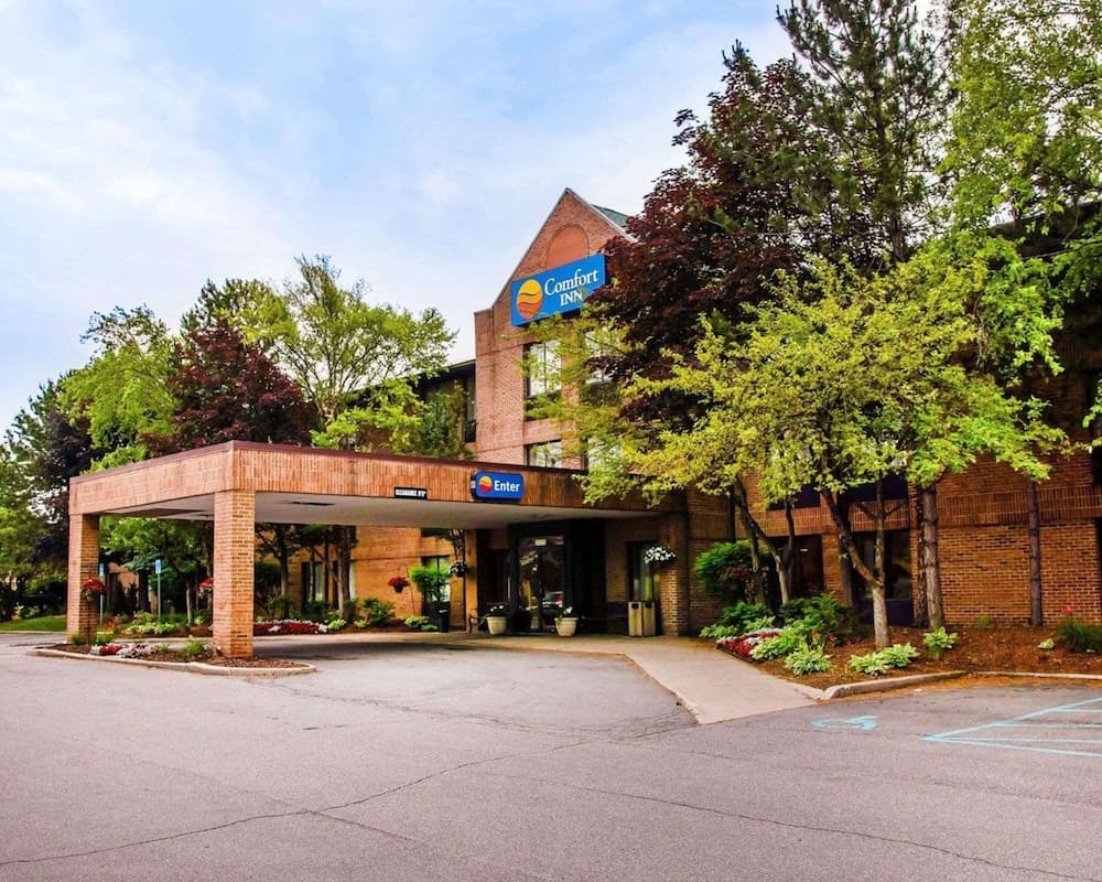 Wingate by Wyndham Livonia featured exterior or lobby in Livonia, MI — similar hotel