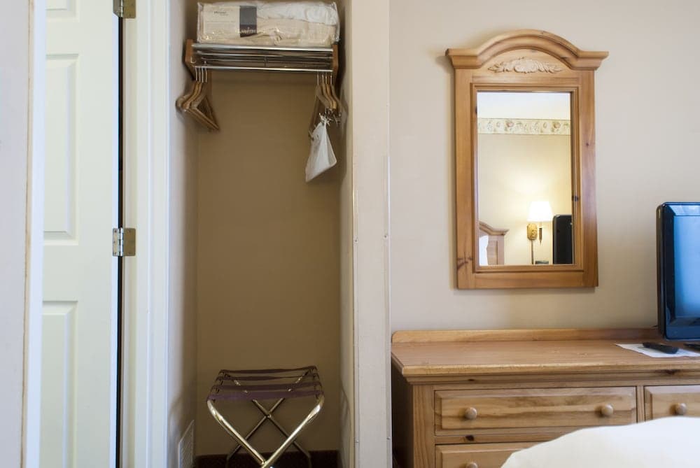 Country Inn & Suites by Radisson, Cedar Falls, IA gallery photo in Cedar Falls, IA — image 35