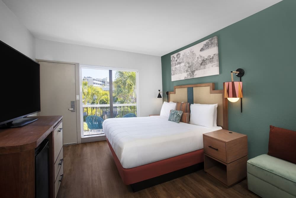 The Beachcomber property views in St. Pete Beach, FL — gallery photo 3