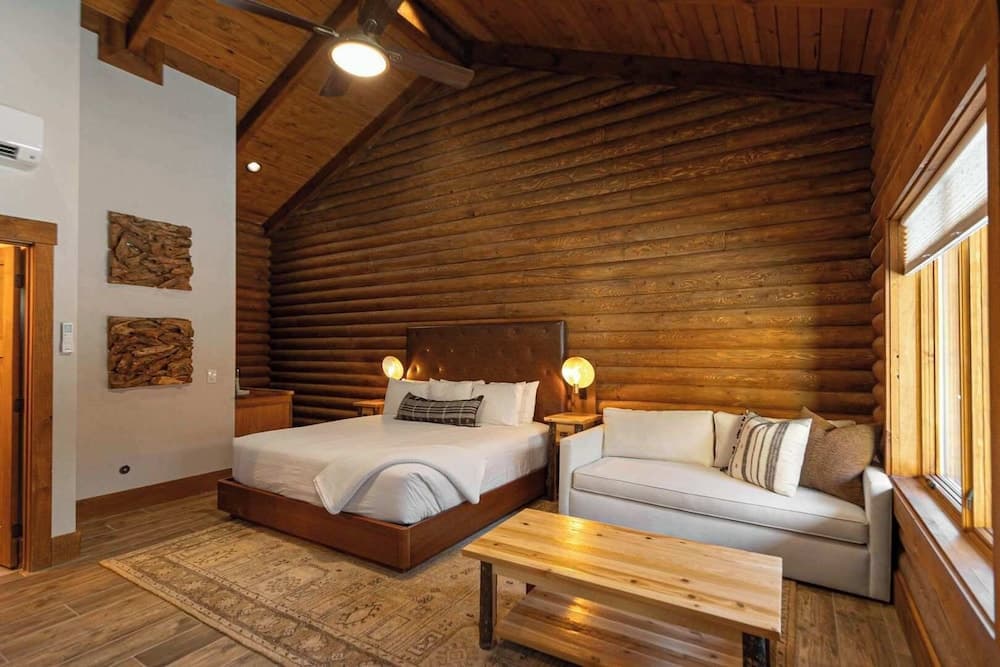 The Timber at Holly Branch interior in Gatlinburg, TN — gallery photo 2