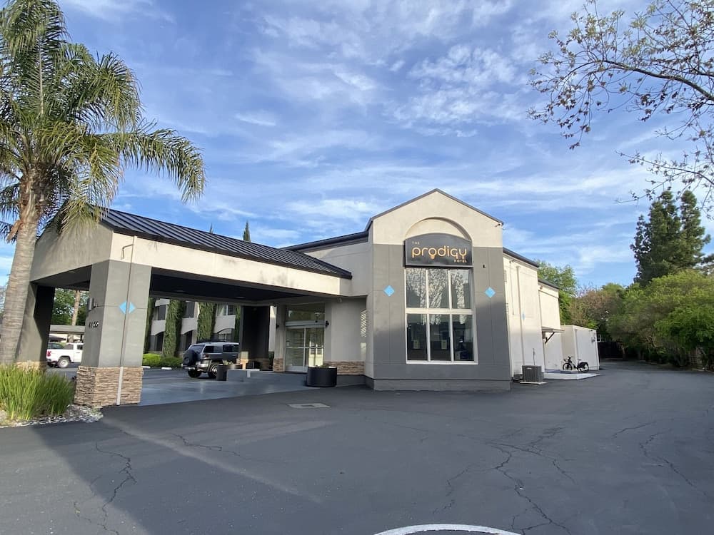 Prodigy Hotel, a Days Inn by Wyndham — hotel in Davis, California