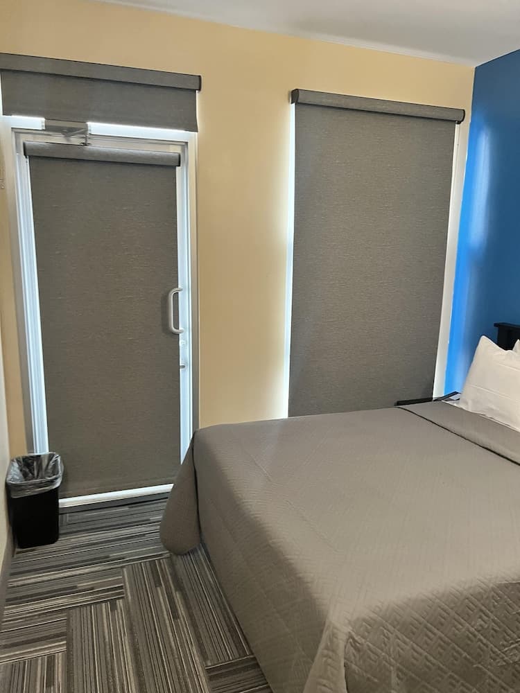 Restgate Hotel property views in Long Island City, NY — gallery photo 3