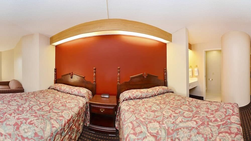 Quality Inn Lees Summit - Kansas City gallery photo in Lee's Summit, MO — image 21