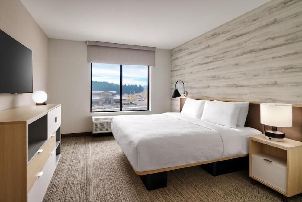 Towneplace Suites By Marriott Tracy interior in Tracy, CA — gallery photo 2