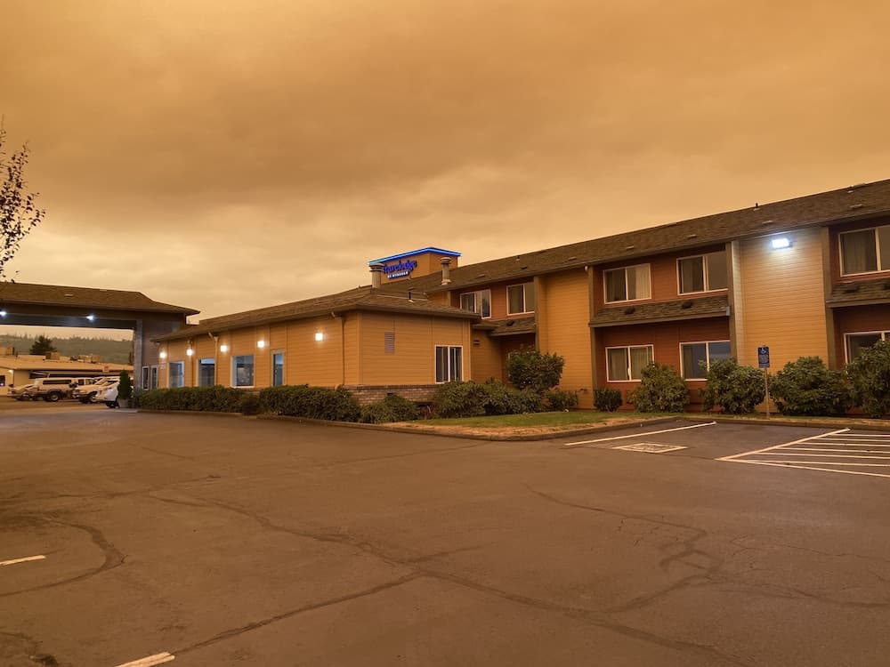 Travelodge Suites by Wyndham Newberg gallery photo in Newberg, OR — image 39