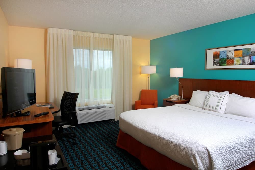 Spark by Hilton Traverse City property views in Traverse City, MI — gallery photo 3